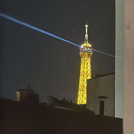 Trocadero Prestige 16 *